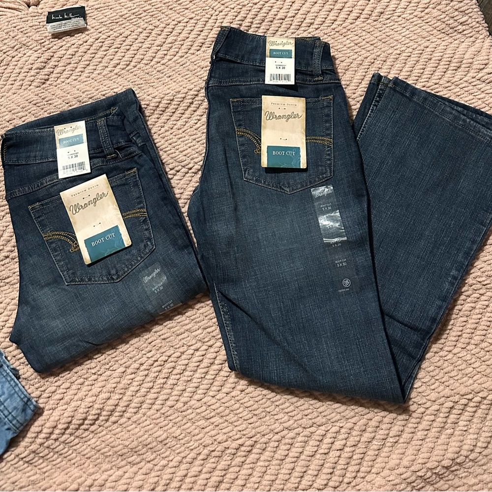 Woman’s Wrangler size 5x30 2 pair